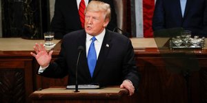 O Ντόναλντ Τραμπ εκφωνεί στο Καπιτώλιο την Ομιλία για την Κατάσταση του Έθνους (Φωτογραφία: ΑΡ) 