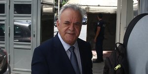 Ο Γιάννης Δραγασάκης/ Φωτογραφία intime