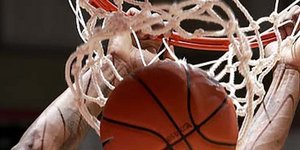 Εδωσε πάσα στον εαυτό του και έκανε ένα απίθανο κάρφωμα [βίντεο]