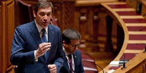 Επιβίωσε η κυβέρνηση της Πορτογαλίας και από την πέμπτη πρόταση μομφής