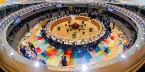 Μακρόν και Μέρκελ «πέρασαν» τον ενιαίο προϋπολογισμό για την ευρωζώνη (Φωτογραφία: Stephanie Lecocq