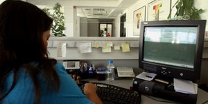 Οι εφορίες «πήραν» το όπλο τους -Κάθε ημέρα 1.190 κατασχέσεις ενοικίων και καταθ