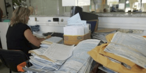 Παγώνουν επιστροφές φόρου και πληρωμές για όσους χρωστούν στο Δημόσιο