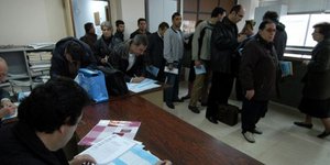 Πώς θα γλιτώσετε τα 500 ευρώ του τέλους επιτηδεύματος από τα «μπλοκάκια»