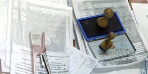 Φοροκαταιγίδα μέσα στο καλοκαίρι -Η λίστα με τα χαράτσια που έρχονται από Ιούλιο