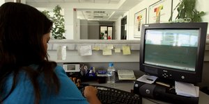 Καταργείται το τέλος επιτηδεύματος για αγρότες και ελεύθερους επαγγελματίες με «αδρανή» μπλοκάκια -Φωτογραφία: EUROKINISSI/ΤΑΤΙΑΝΑ ΜΠΟΛΑΡΗ