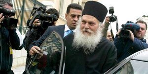 Ο Ιερώνυμος δεν στήριξε τελικά τον Εφραίμ στην αγωγή του Δημοσίου κατά του Βατοπ