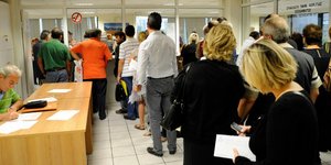«Φούσκωσαν» τα χρέη στο Δημόσιο τον Ιούλιο /Φωτογραφία: EUROKINISSI