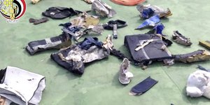 Ευρήματα μετά τη συντριβή του αεροσκάφους (Φωτογραφία: AP)