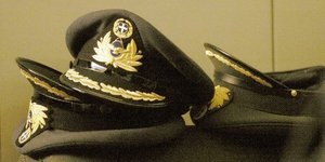 Παράταση αγωνίας για τις περικοπές στα ειδικά μισθολόγια