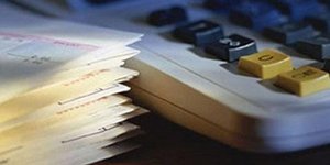 Η Εφορία ανοίγει «μαύρη λίστα» και βάζει τους επαγγελματίες που δεν αποδίδουν ΦΠ