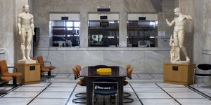 Έκθεση Φωτογραφίας / Ειρήνη Βουρλούμη / Eν αναμονή | In waiting