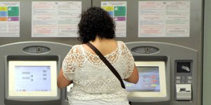 Ποιες αλλαγές στις τιμές φέρνει το ηλεκτρονικό εισιτήριο: Μπάρες στο μετρό και τ