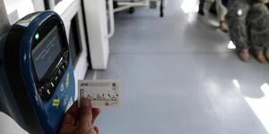 Συνδικαλιστές μπλοκάρουν την έκδοση ηλεκτρονικού εισιτηρίου (Φωτογραφία: EUROKINISSI/ ΓΙΑΝΝΗΣ ΠΑΝΑΓΟΠΟΥΛΟΣ)