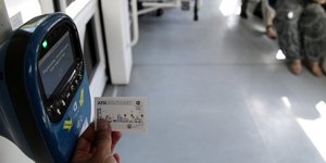 Συνδικαλιστές μπλοκάρουν την έκδοση ηλεκτρονικού εισιτηρίου (Φωτογραφία: EUROKINISSI/ ΓΙΑΝΝΗΣ ΠΑΝΑΓΟΠΟΥΛΟΣ)
