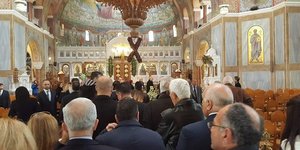 Πλήθος κόσμου στην κηδεία του εκδότη της εφημερίδας «Πελοπόννησος» Σπύρου Δούκα -Φωτογραφία:  patrastimes.gr