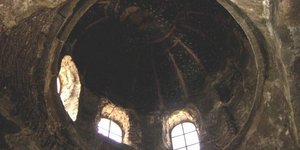 Πήγε να κλέψει εκκλησία έπεσε όμως από τον τρούλο
