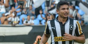 Εντυπωσιακό γκολ με τακουνάκι [βίντεο]