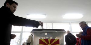 Φωτογραφία: AP Photo/Boris Grdanoski