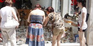 Εμπορικός Σύλλογος Αθηνών: Μην ανοίξετε τα καταστήματα την Κυριακή