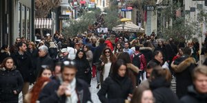 Εικόνα από την εκπτωτική... Ερμού / Φωτογραφία: InTime News