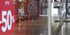 Μικρότερες πωλήσεις ανέφερε το 65% των επιχειρηματιών (Φωτογραφία: EUROKINISSI/ ΣΩΤΗΡΗΣ ΔΗΜΗΤΡΟΠΟΥΛΟΣ)