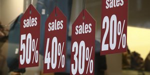 Στιος 2 Μαΐου ξεκινούν οι ενδιάμεσες εκπτώσεις / Φωτογραφία: Intimenews/ΤΖΑΜΑΡΟΣ ΠΑΝΑΓΙΩΤΗΣ