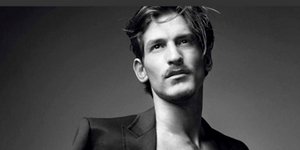 Σάλος με το εξώφυλλο της γαλλικής Vogue: Ανδρας μοντέλο ποζάρει με τα επίμαχα στ