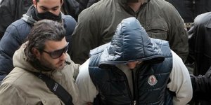 Προφυλακίστηκαν οι 4 φερόμενοι ως αρχηγοί του κυκλώματος εκβιαστών