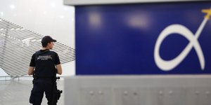 Αστυνομικός στον Διεθνή Αερολιμένα «Ελ.Βενιζέλος» (Φωτο αρχείου: Intimenews)