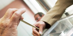 Ολα όσα πρέπει να ξέρουν οι ψηφοφόροι: Που ψηφίζουν και πόσους σταυρούς βάζχουν