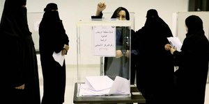 γυναίκες στην Σαουδφική Αραβία ψηφίζουν για πρώτη φορά