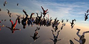 Πώς 138 ατρόμητοι αθλητές έσπασαν το παγκόσμιο ρεκόρ ελεύθερης πτώσης [βίντεο]