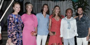 Η Ελίζαμπεθ Χάρλεϊ με την παρέα της /Φωτογραφία: NDP Photo Agency