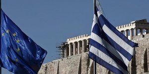 Financial Times: Φούσκα τα ομόλογα -Η χρεοκοπημένη Ελλάδα χρωστάει ... ένα βουνό