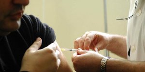 εμβόλιο για τη γρίπη/Φωτογραφία: Eurokinissi