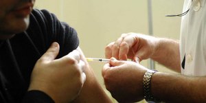 Γιατροί λένε σε ασθενείς να μην εμβολιαστούν/ Φωτογραφία: EUROKINISSI- ΒΑΓΓΕΛΗΣ ΜΠΟΥΓΙΩΤΗΣ