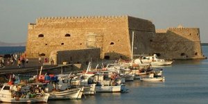 Τραγικός θάνατος για 55χρονη στο Ηράκλειο - Επεσε από τα ενετικά τείχη