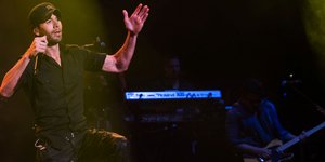 Ο Ενρίκε Ιγκλέσιας σε συναυλία του / Φωτογραφία: ΑΡ