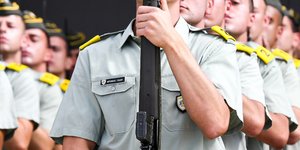 Το ΥΠΟΙΚ ανακοίνωσε ότι τα αναδρομικά των ειδικών μισθολογίων δεν θα φορολογηθούν πέραν του 20%