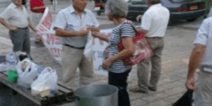 Εικόνες κατοχής έξω απο τον ΕΟΠΥΥ Θεσσαλονίκης [εικόνες + βίντεο]