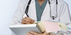 Γιατροί εκβιάζουν ασθενείς για τις συνταγές -«Τα παράπονά σας στο υπουργείο» 