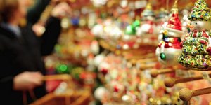 Μέχρι τι ώρα θα είναι ανοιχτά τα καταστήματα την παραμονή της Πρωτοχρονιάς