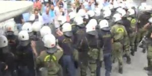 Ενταση στη Μεσογείων – Εργαζόμενοι του Ντυνάν προσπάθησαν να κλείσουν το δρόμο