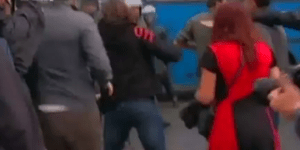 Συγκρούσεις διαδηλωτών – ΜΑΤ στη Θεσσαλονίκη με το τέλος της παρέλασης [βίντεο]