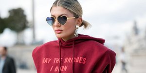 Μια street style star στους δρόμους της πόλης/ Φωτογραφία: Shutterstock