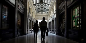 Η αλλαγή του τρόπου υπολογισμού των κρατήσεων θα φέρει έμμεσες μειώσεις στους μισθούς του δημοσίου/ Φωτογραφία: Eurokinissi