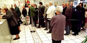 Οι 13 ανατροπές στις επικουρικές συντάξεις: Εως και 45% οι μειώσεις