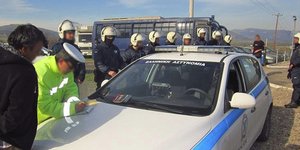 Επιδρομές της ΕΛ.ΑΣ σε καταυλισμούς Ρομά σε όλη τη Στερεά Ελλάδα [βίντεο]