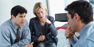 Ευκαιρίες για νέες επιχειρήσεις: 10.000 ευρώ σε 2.000 νέους έως 35 ετών από τον 